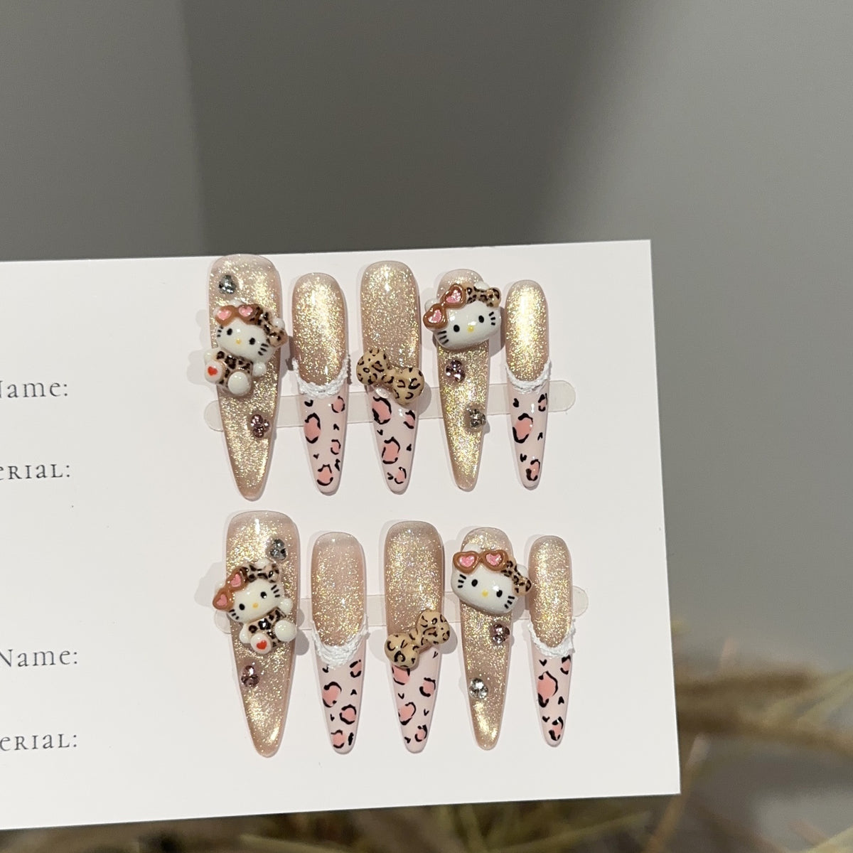 Dekorative Nagelkunst