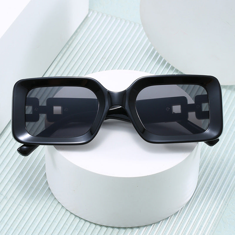 Damen Polygone Sonnenbrille mit glamourösem Verzierungsrahmen Brehn