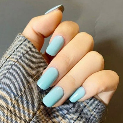 Glänzende Pediküre Nagelkunst Brehn