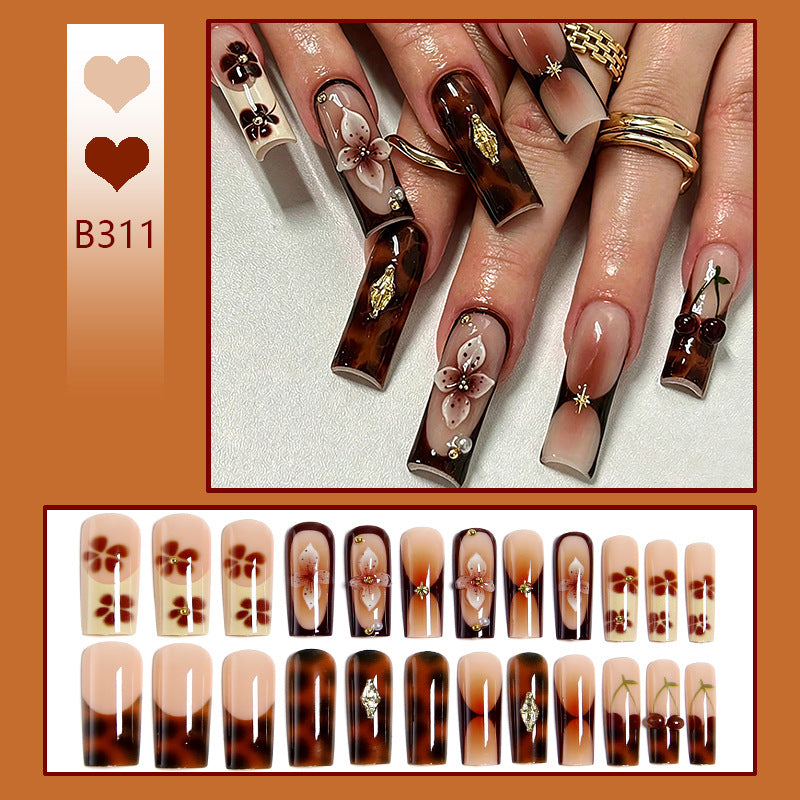 DIY Kunstnagelset mit floralen Designs Brehn