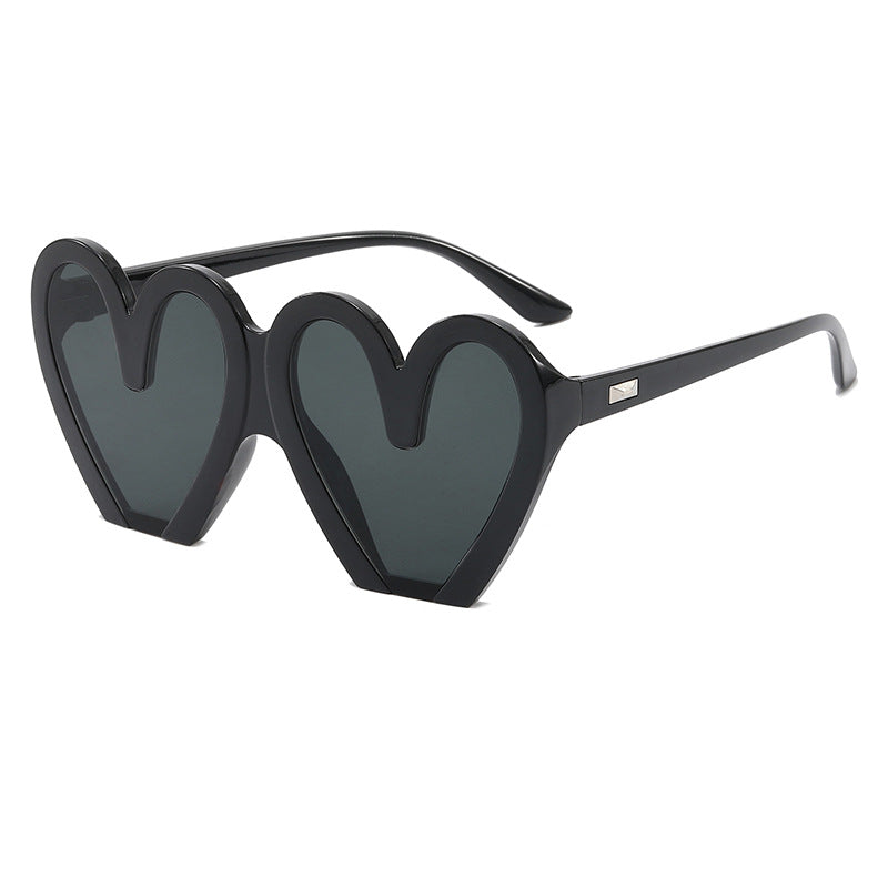 Damen Herzförmige Sonnenbrille mit auffälligem Design Brehn