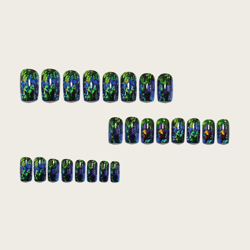 Kunstnägel mit Funkelndem Glitzer-Design und Holografischen Akzenten Brehn