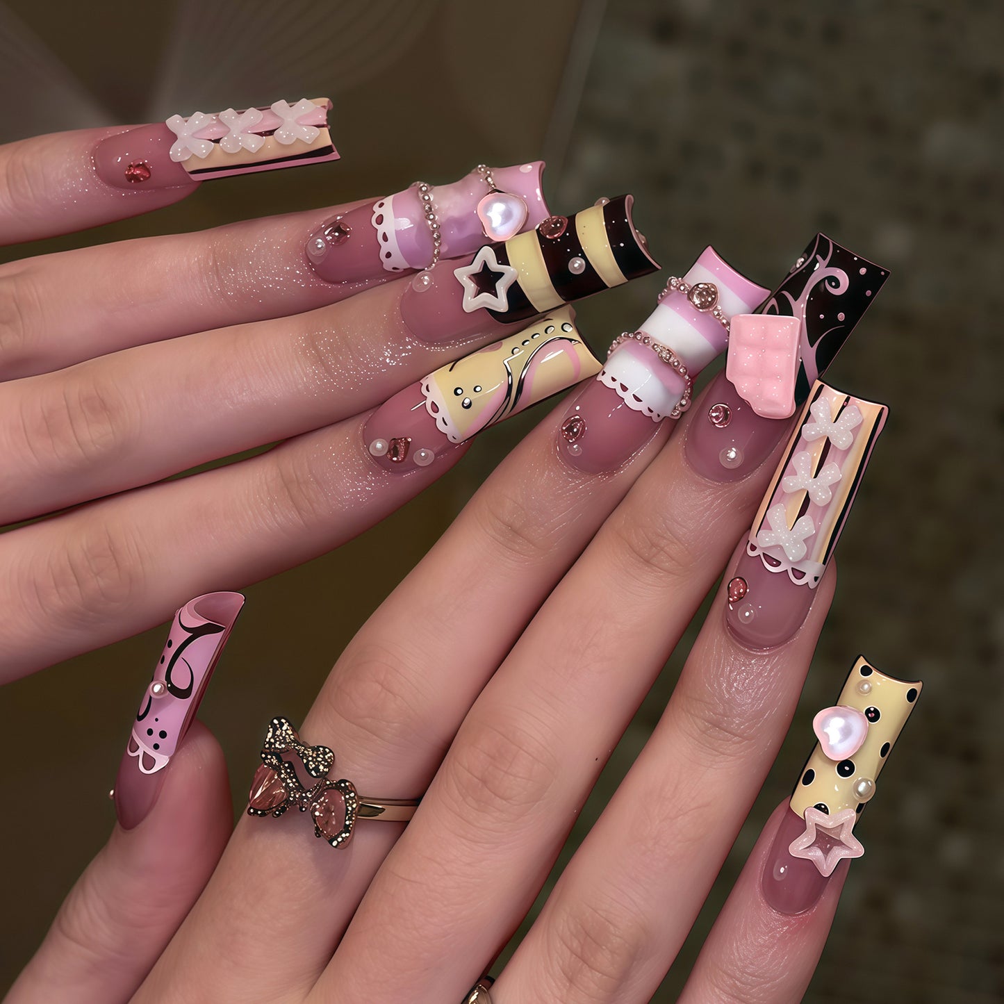 Elegante Künstlerische Nagelüberzüge Brehn