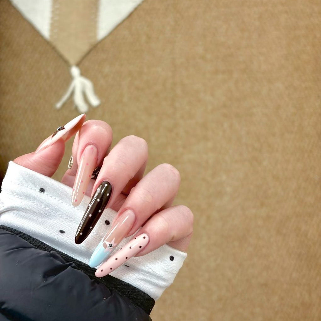 Künstlerische Nagelverlängerungs-Tips