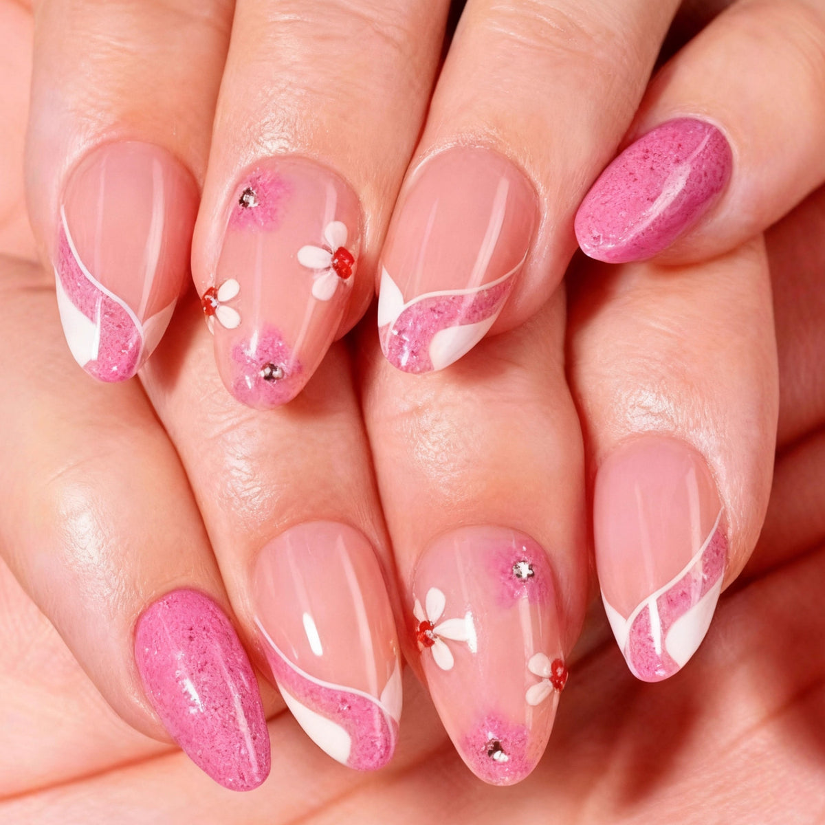 Künstlerisches Press-On Nagelkunst Set mit floralem und Ombre-Designs Brehn