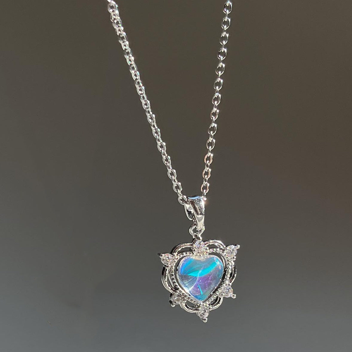 Herzförmige Schmuck-Halskette Brehn