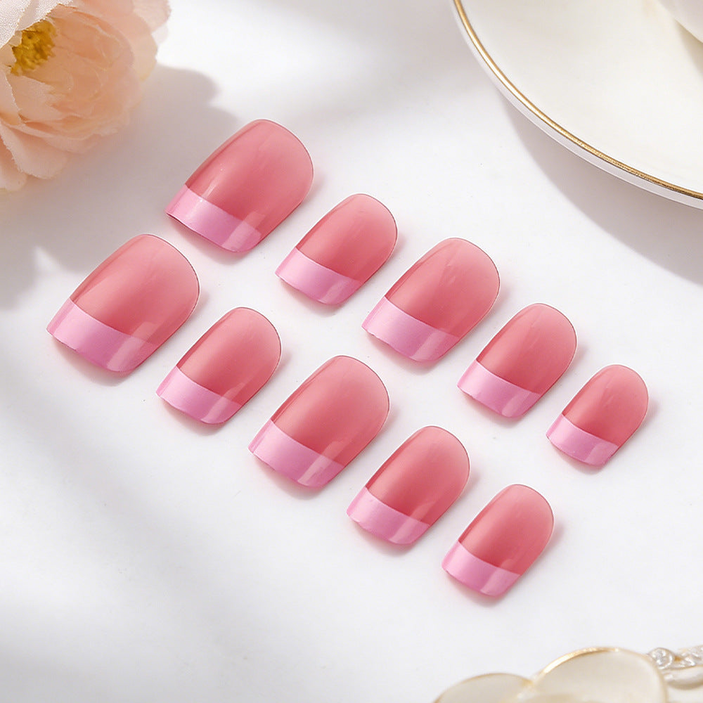 Stilvolle French Tip Gel Nägel Brehn