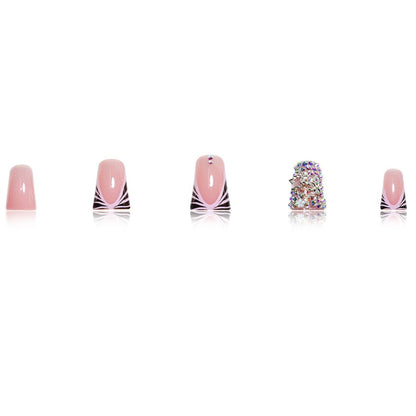 Glamouröse Nagelkunstverlängerungen mit Strassakzenten Brehn