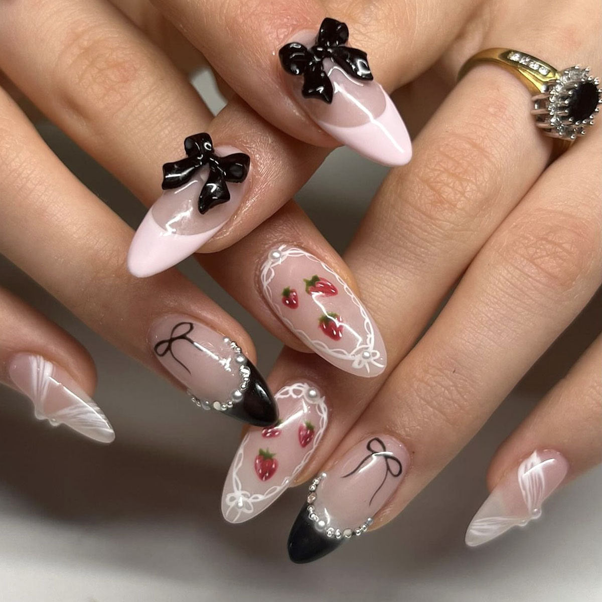 Dekorative Nagelkunstverlängerungen Brehn