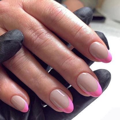 Kunstvolle Nagelkunst mit Glanz-Finish und elegantem French-Tip Brehn