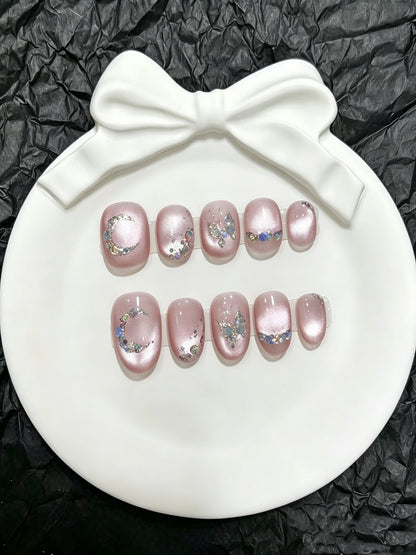 Dekorativer Press-On Nagelkunst Set mit Schmetterlings- und Edelsteinakzenten