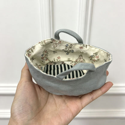 Handgefertigte Baumwolle Maus Puppe mit gehäkeltem Blumenkleid