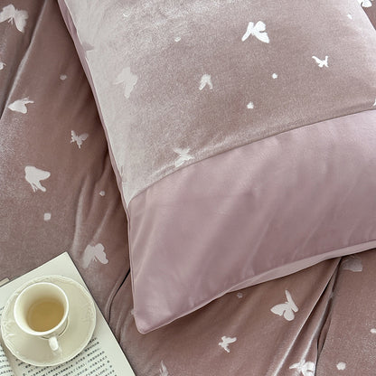 Luxuriöse Bettwäschegarnitur mit seidenmattem Finish und Schmetterlingsjacquard