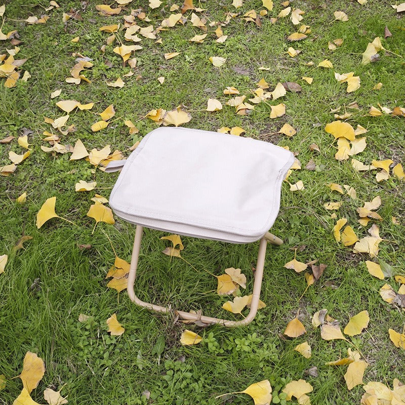 Faltbarer Hocker Mit Gepolsterter Sitzfläche Brehn