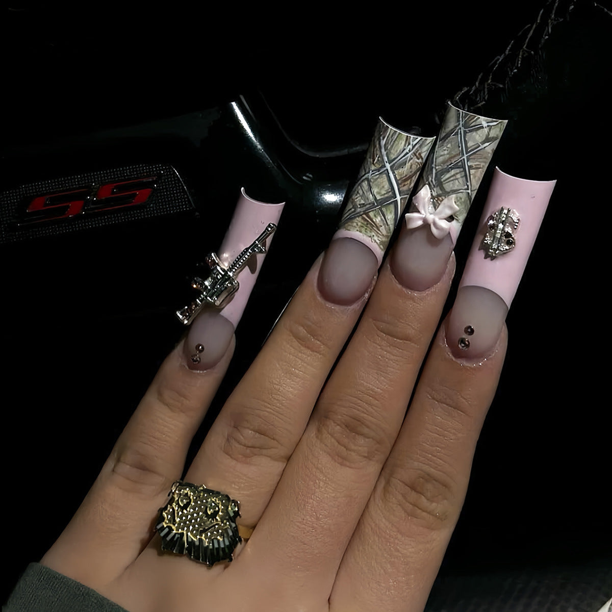 Artistic Nail Design Brehn