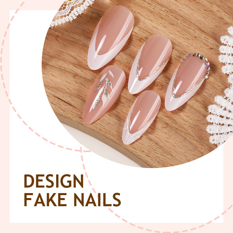 Kunstnagelset mit eleganten Spitzen und Glitzer-Akzenten Brehn