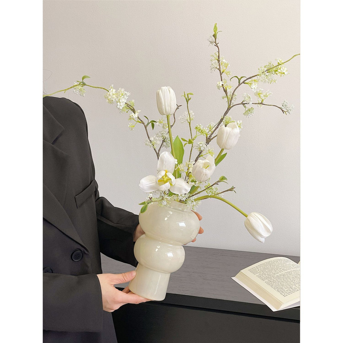 Dekorative künstliche Blumenarrangement