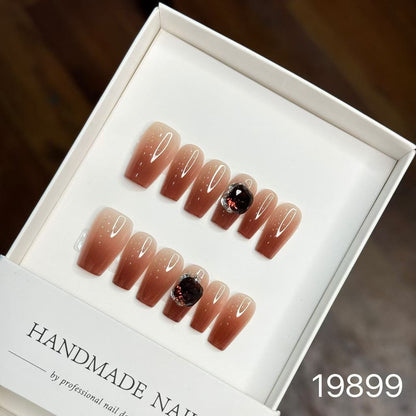 Künstlerisches handgemachtes Press-On-Nagelset