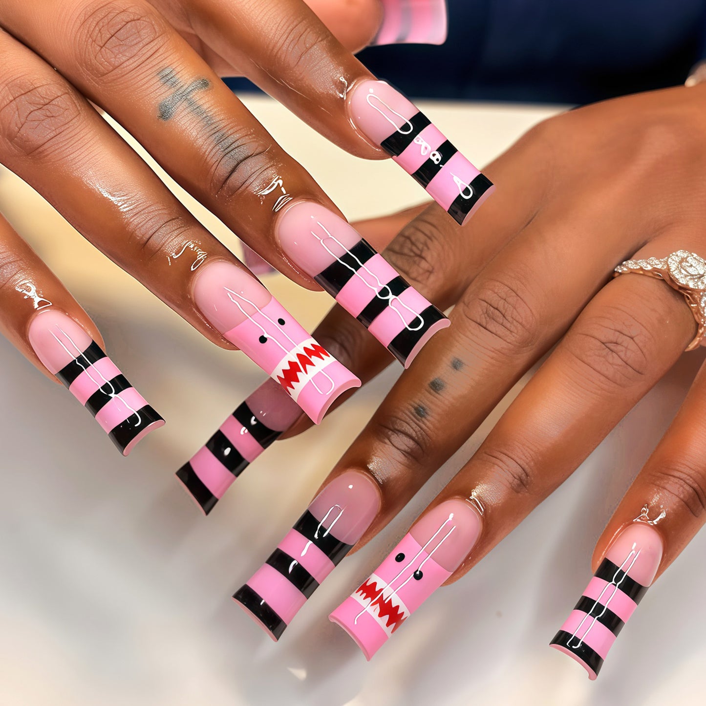 Verspielte Cartoon-Themen-Nagelwraps Brehn