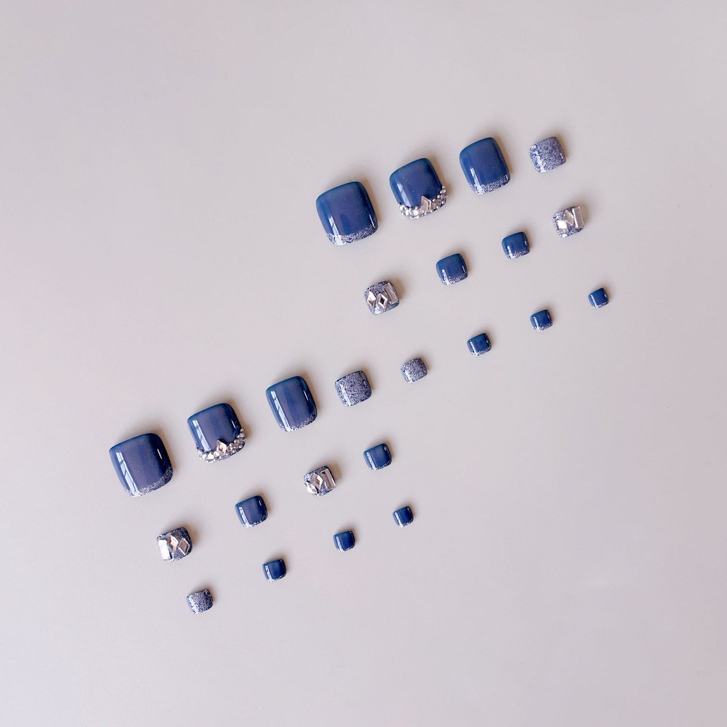 Kunstnagelset mit stilvollen 3D-Akzenten Brehn