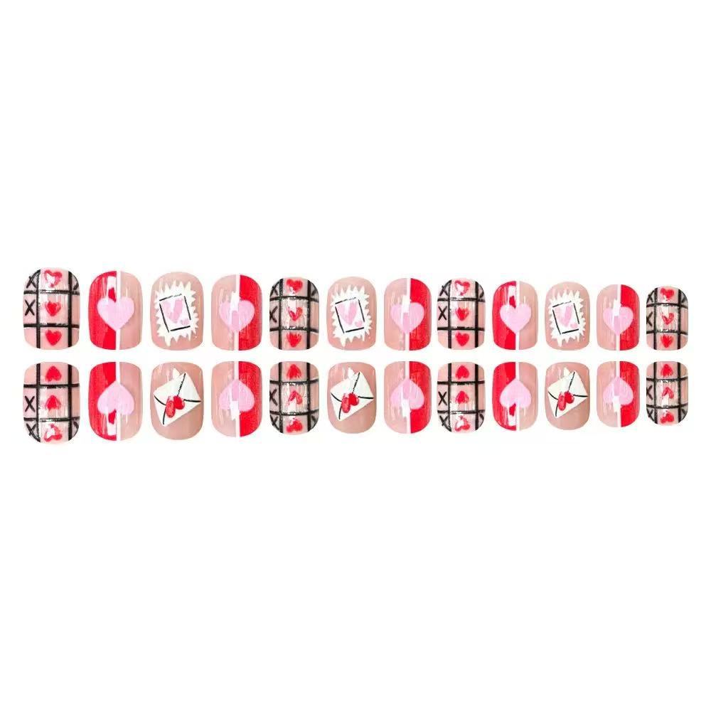 Kunstnagelset mit romantischen Herz- und Kuvertmotiven Brehn