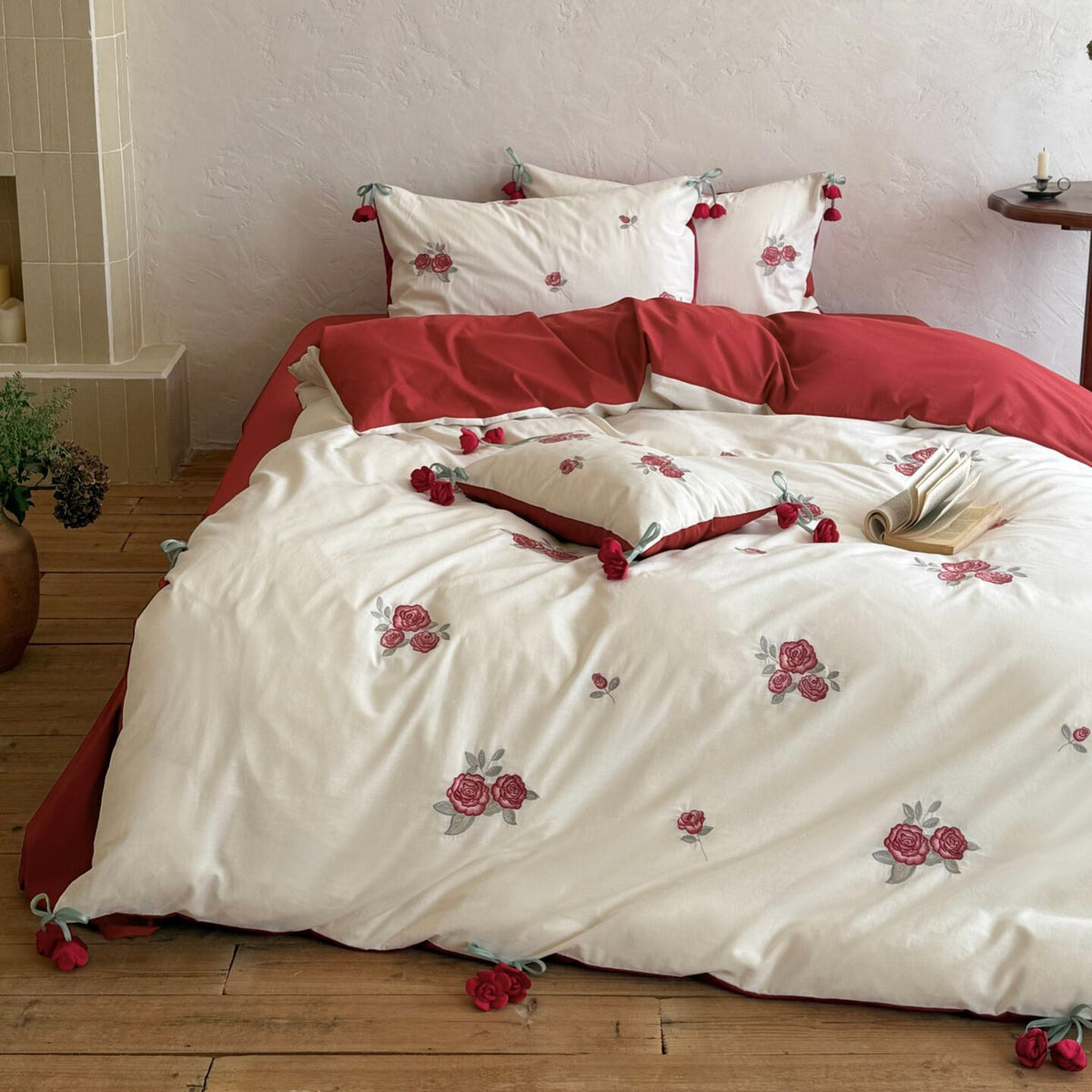 Bestickte Rosen Baumwollsatin Wendebettwäsche Set