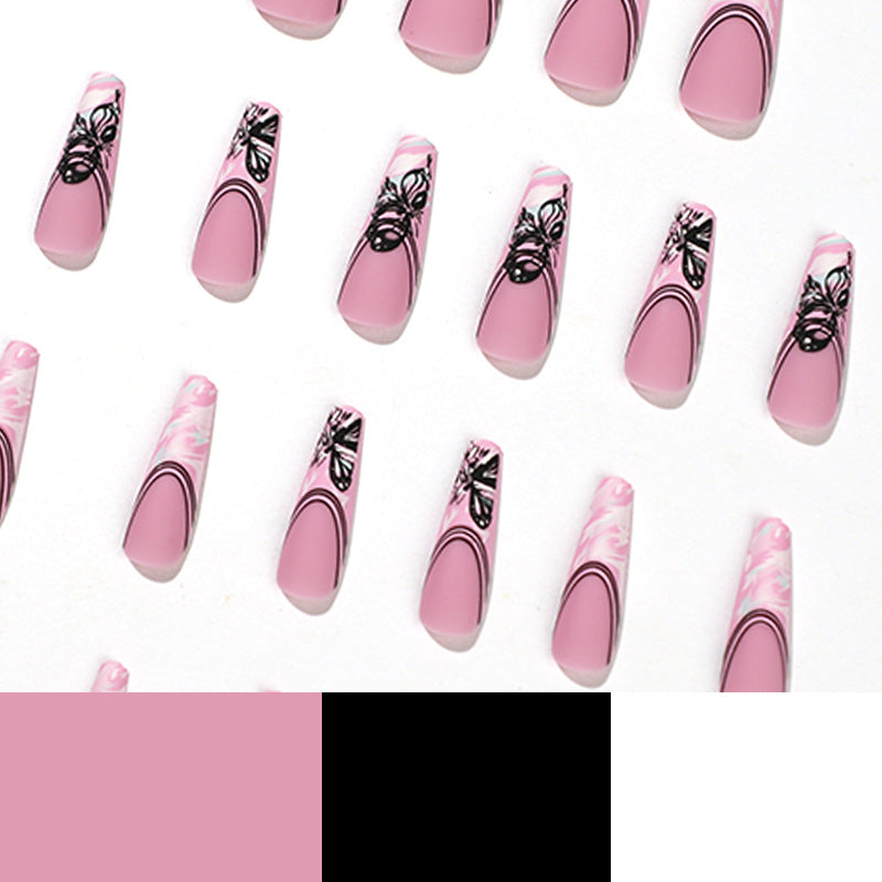 Künstliche Nagelkunst mit filigranen Schmetterlingsmotiven Brehn