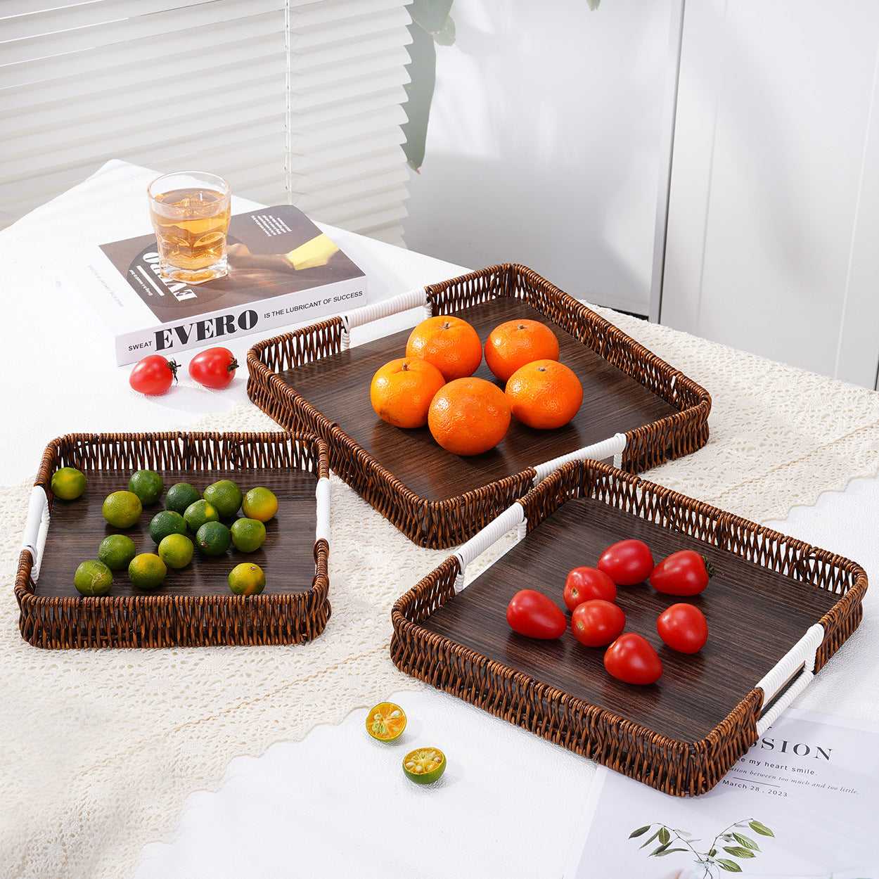 Stylische handgewebte Servierplatte Brehn