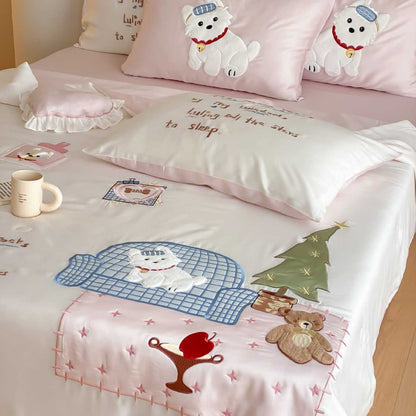 Bettwäsche-Garnitur aus Baumwollsatin mit gestickten Hunde-Applikationen und Patchwork-Motiven