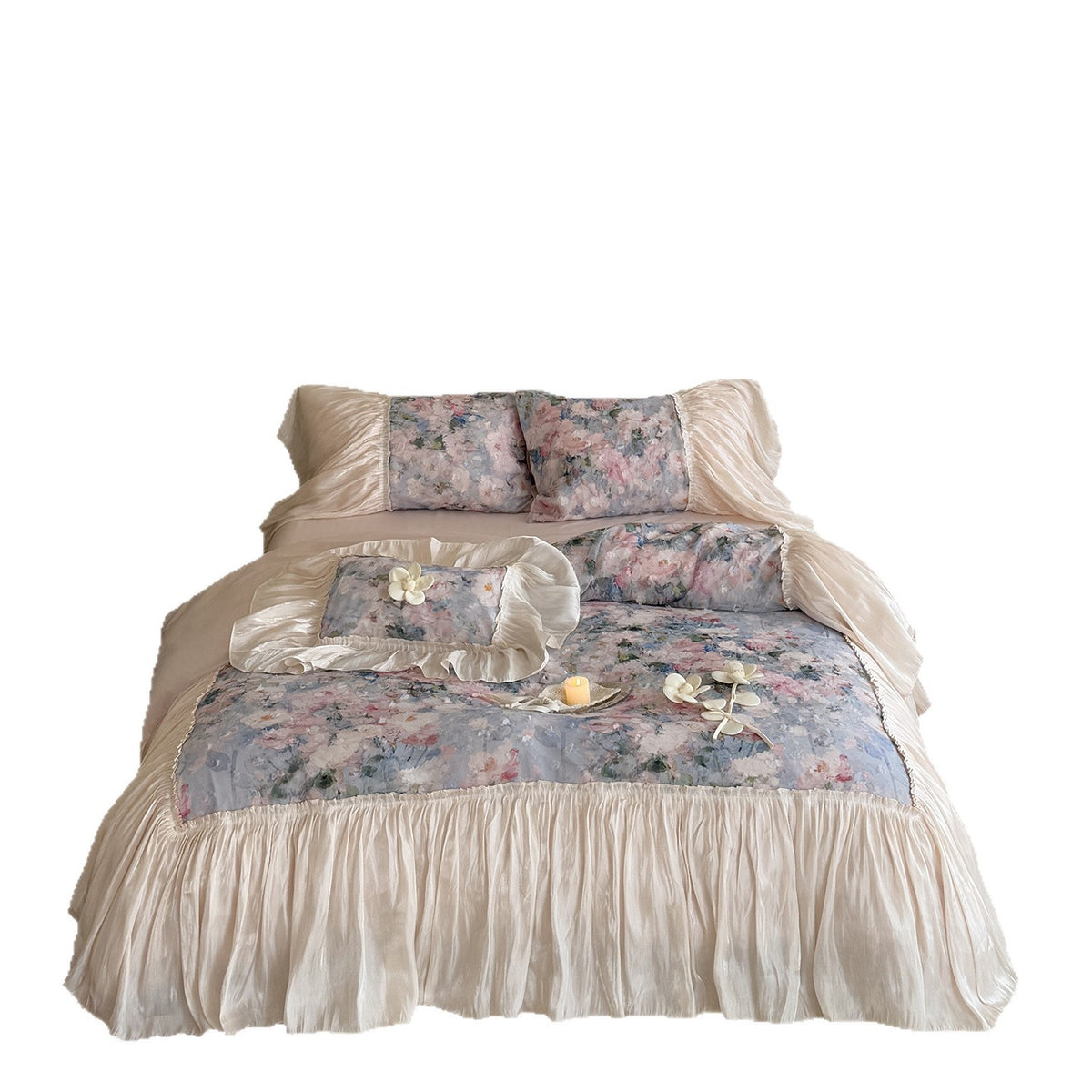 Romantische Bettwäschegarnitur aus Baumwoll-Satin mit Rüschenvolant und floralem Jacquard