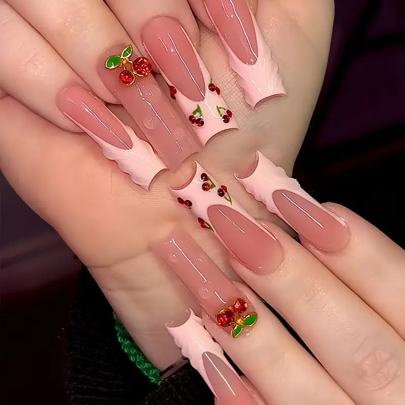 Künstlerische Kirschblüten-Nagelverstärkungen Brehn