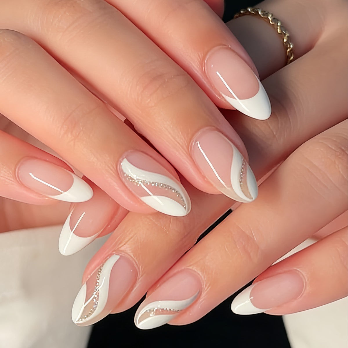 Elegantes Stiletto-Nagelkunst-Set mit Glitzerakzenten Brehn