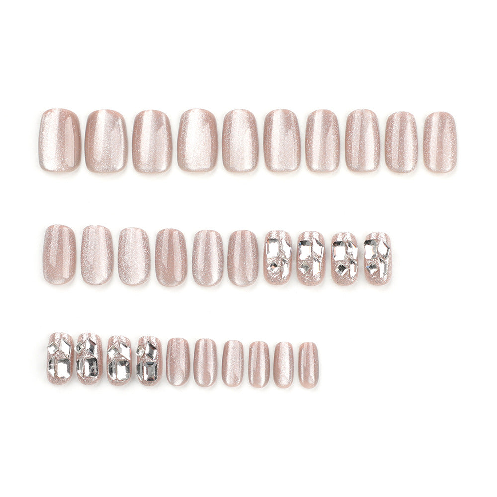 Kunstvolle Nagelverlängerungen mit Glamourösem Glitzer-Design Brehn