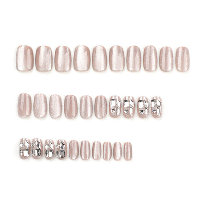 Kunstvolle Nagelverlängerungen mit Glamourösem Glitzer-Design Brehn