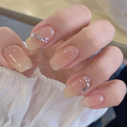 Elegante Press-On Nagelkunst Brehn