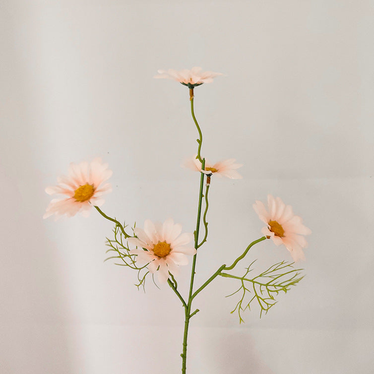 Dekorative Blumenarrangement für die Innenanzeige