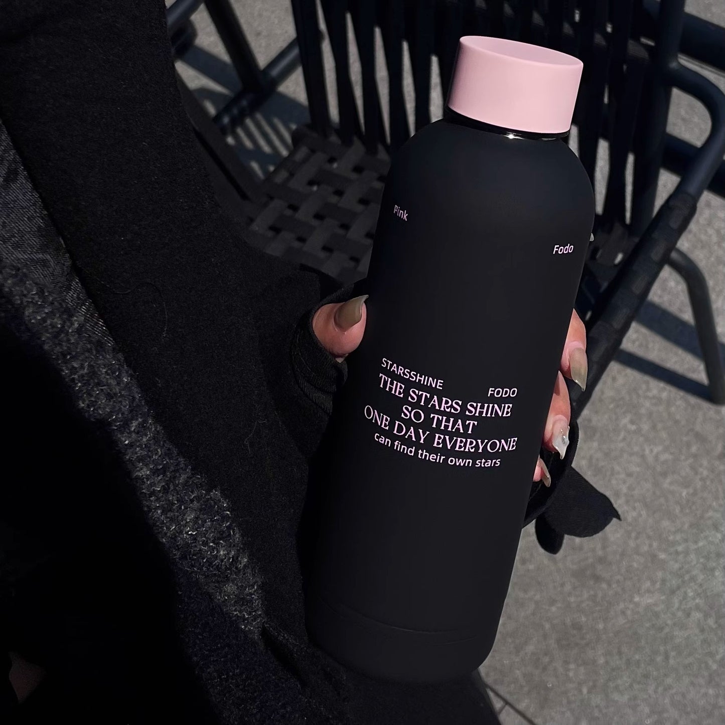 Damen Isolierflasche mit ergonomischem Design und praktischer Trageschlaufe Brehn
