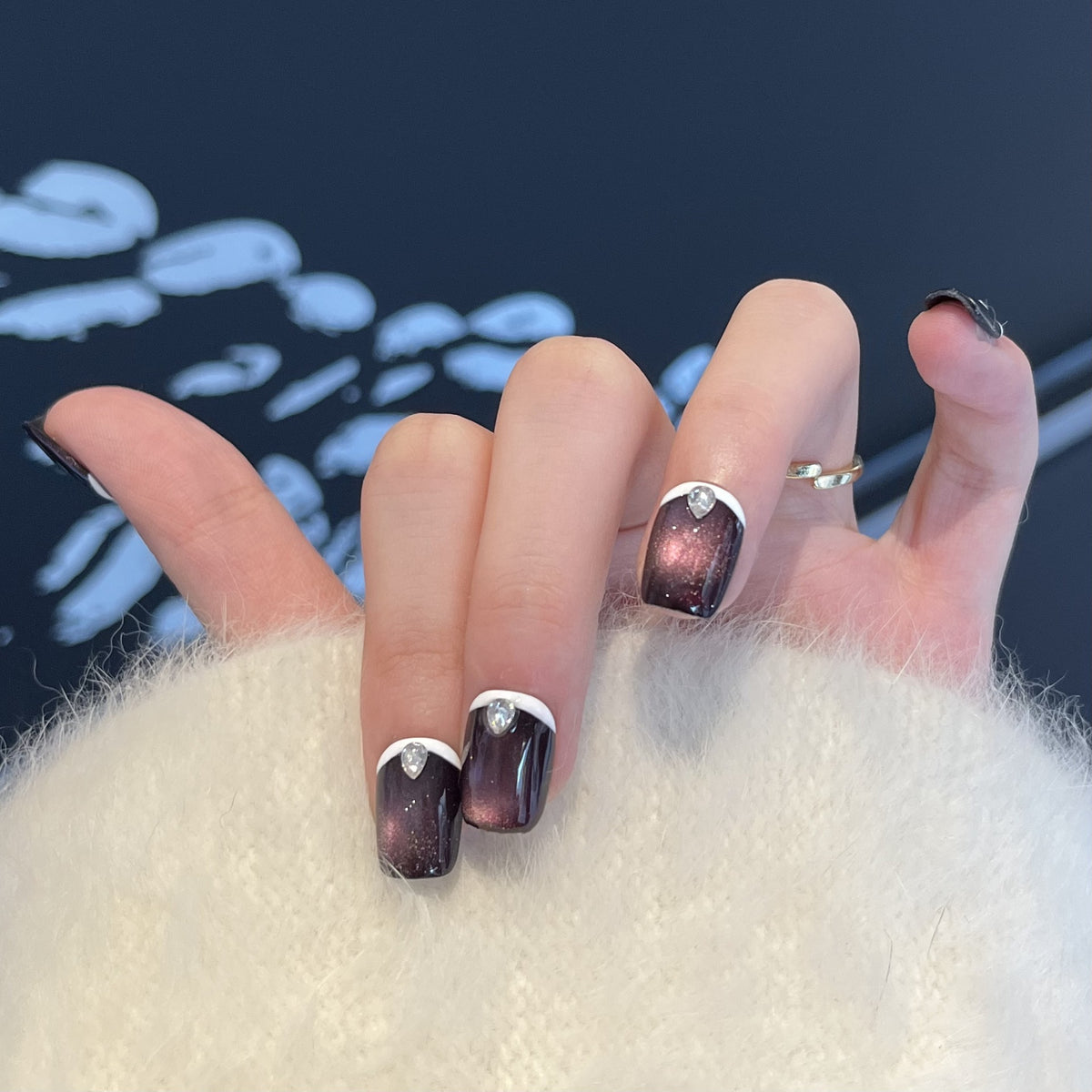 Elegante Gel Press-On Nagelset mit Strassdetails Brehn
