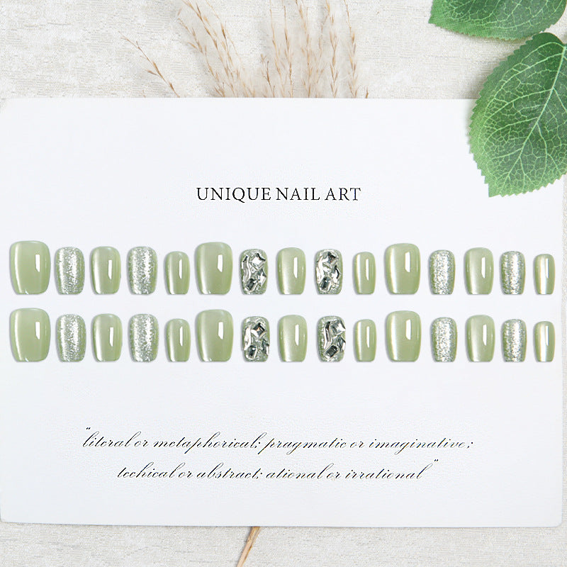 Kunstnagelset mit elegantem Glitter-Design und kreativen Effekten Brehn