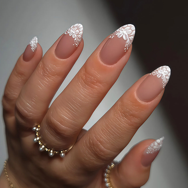 Elegantes dekoratives Press-On-Nagelset mit floralen Akzenten Brehn 1788495970