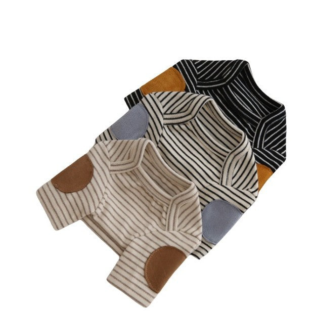 Gestreiftes Baumwollstrickhundetee mit El-Patches und abgerundetem Bauchschnitt