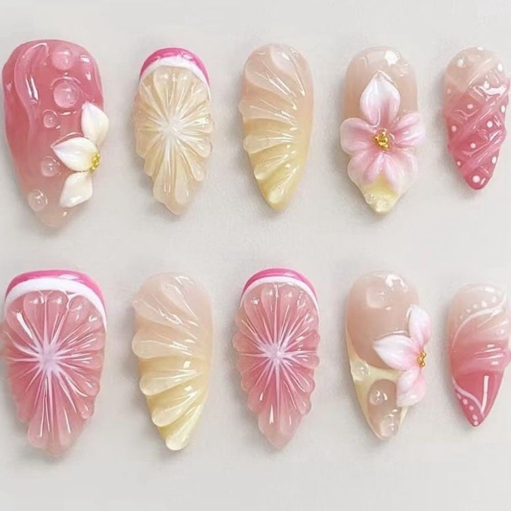 Elegante Kunstnägel mit Botanischen Designs Brehn