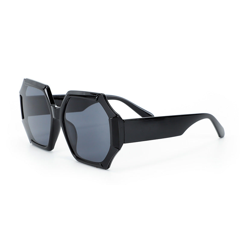 Damen modische Sonnenbrille mit facettiertem Rahmen Brehn