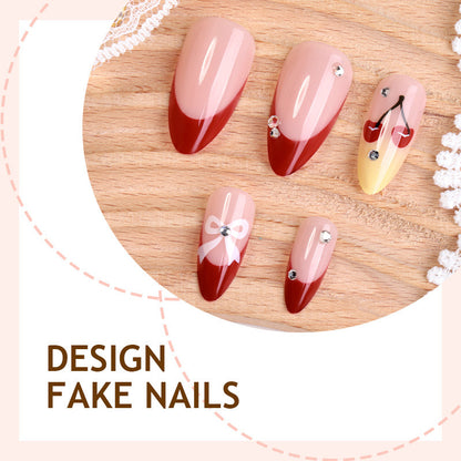 Kunstvolles Nagelset mit Glitzer- und Herzdesign Brehn