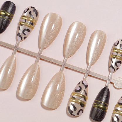 Künstlerisches Press-On-Nagelset mit zeitgenössischen Mustern Brehn
