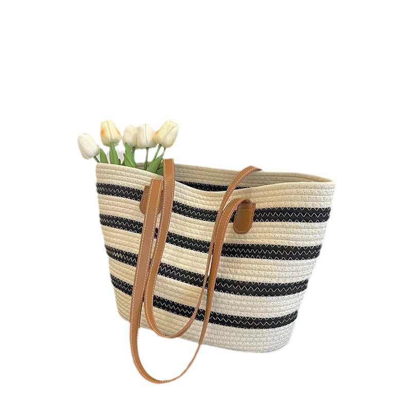 Elegante Tote Tasche Aus Geflochtenem Bastmaterial mit Robusten Lederakzenten Brehn