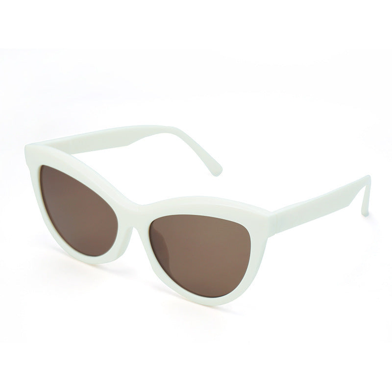 Damen Cat-Eye Sonnenbrille mit modernem, konturiertem Rahmen Brehn
