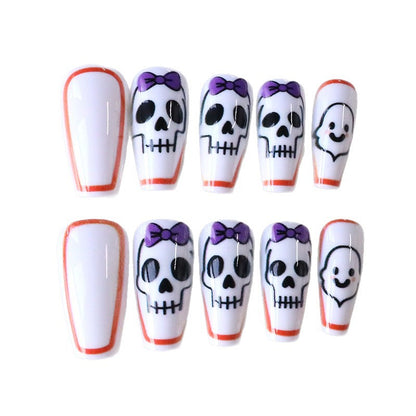 Künstlerische Halloween-Themen-Nagelverlängerungen Brehn