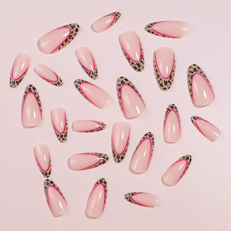 Künstlerisches Stiletto Press-On-Nagelset mit Leopardenprint-Akzenten Brehn