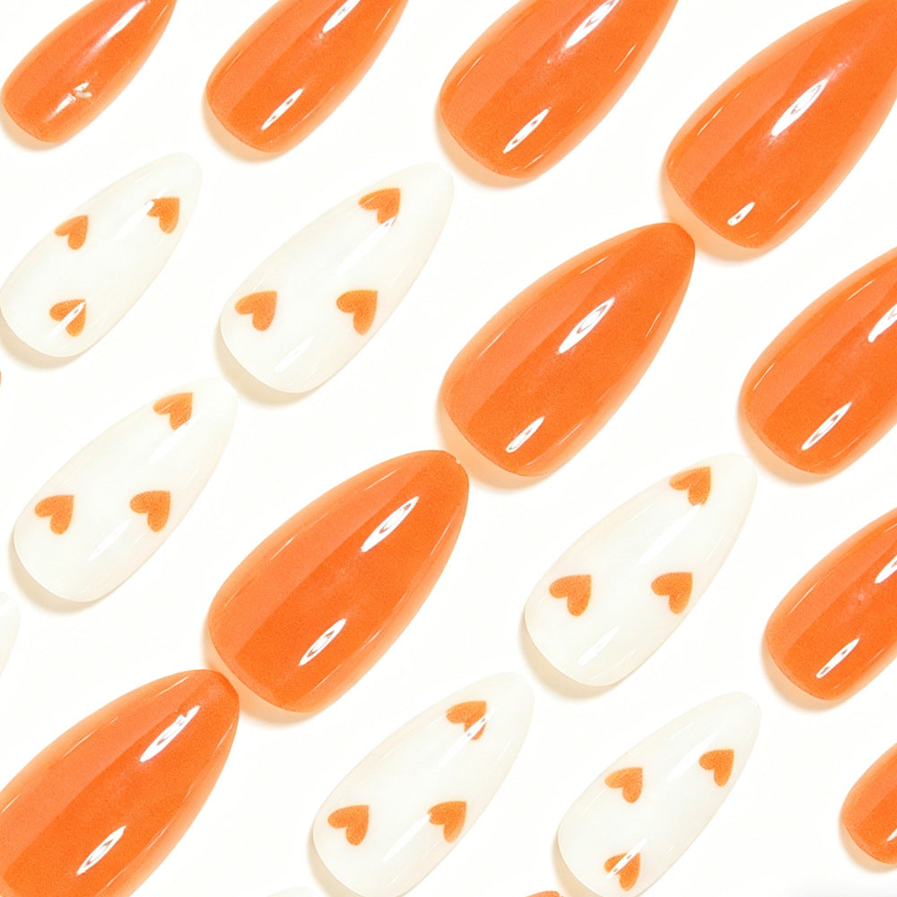 Stylische Herz- verzierte Press-On Nail Art Brehn
